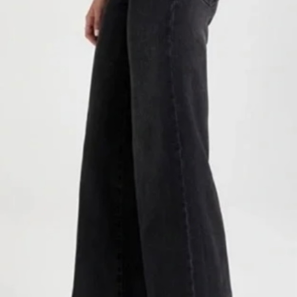 Good American Black Flare Jeans - Picture 3 of 3